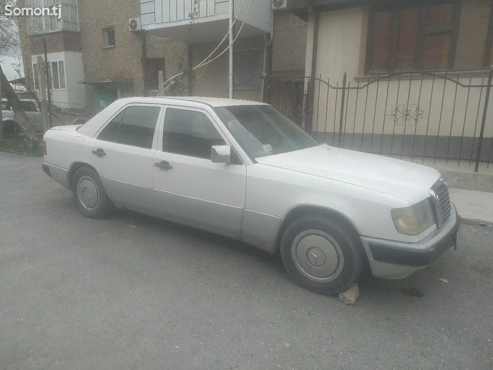 Mercedes-Benz W124, 1989-1