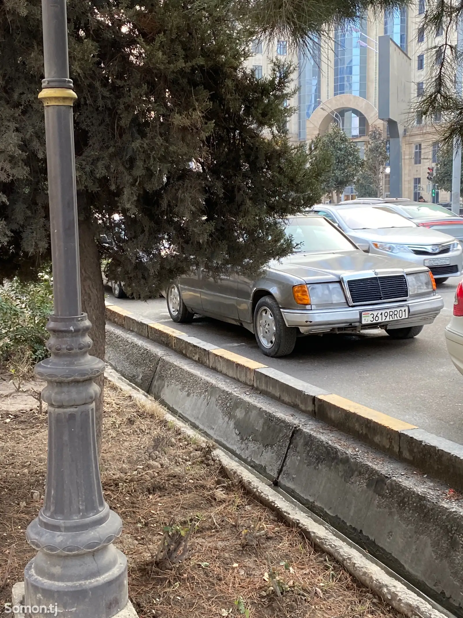 Mercedes-Benz W124, 1990-1