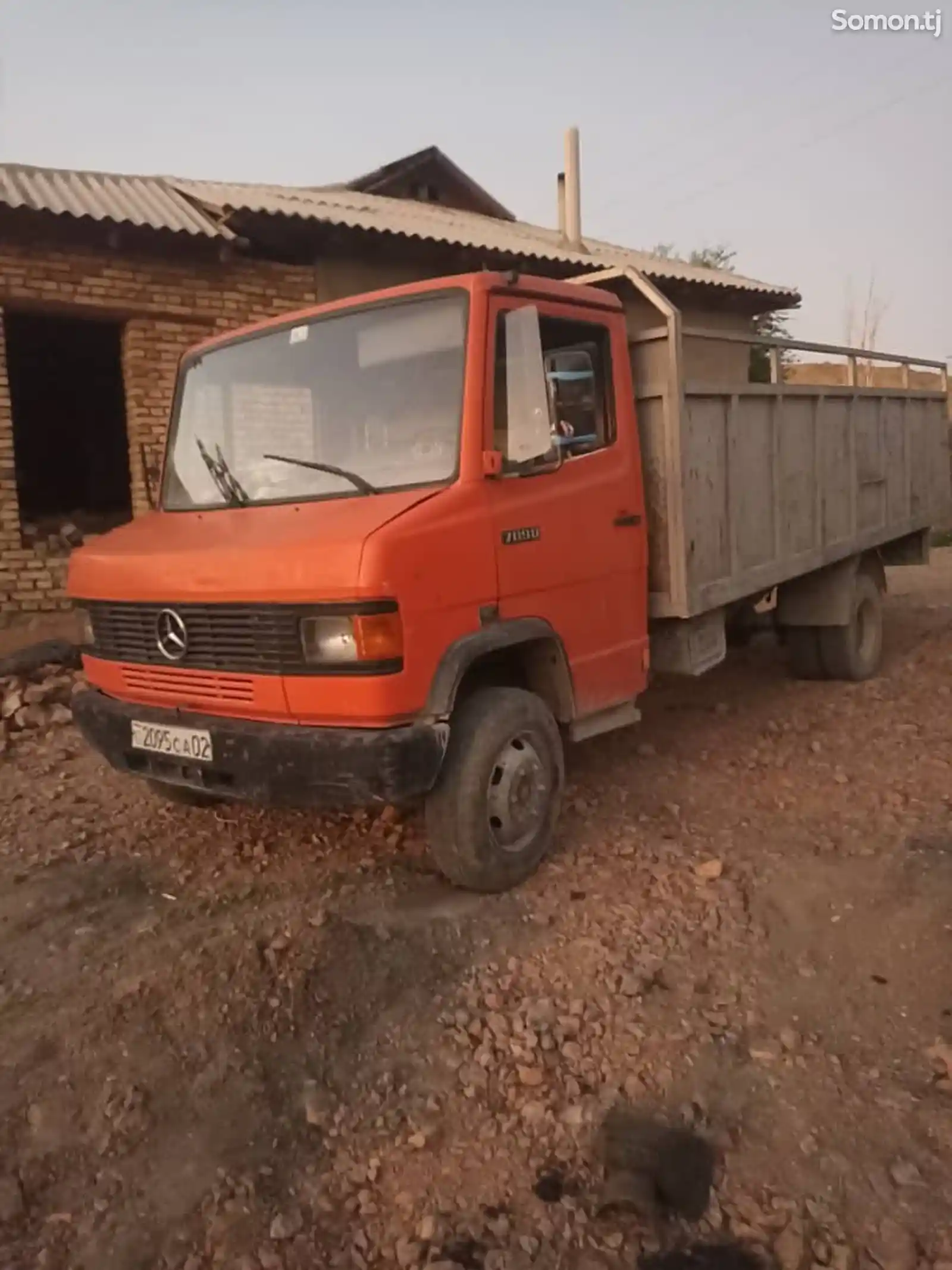 Бортовой грузовик Mercedes-Benz Vario, 2000-4