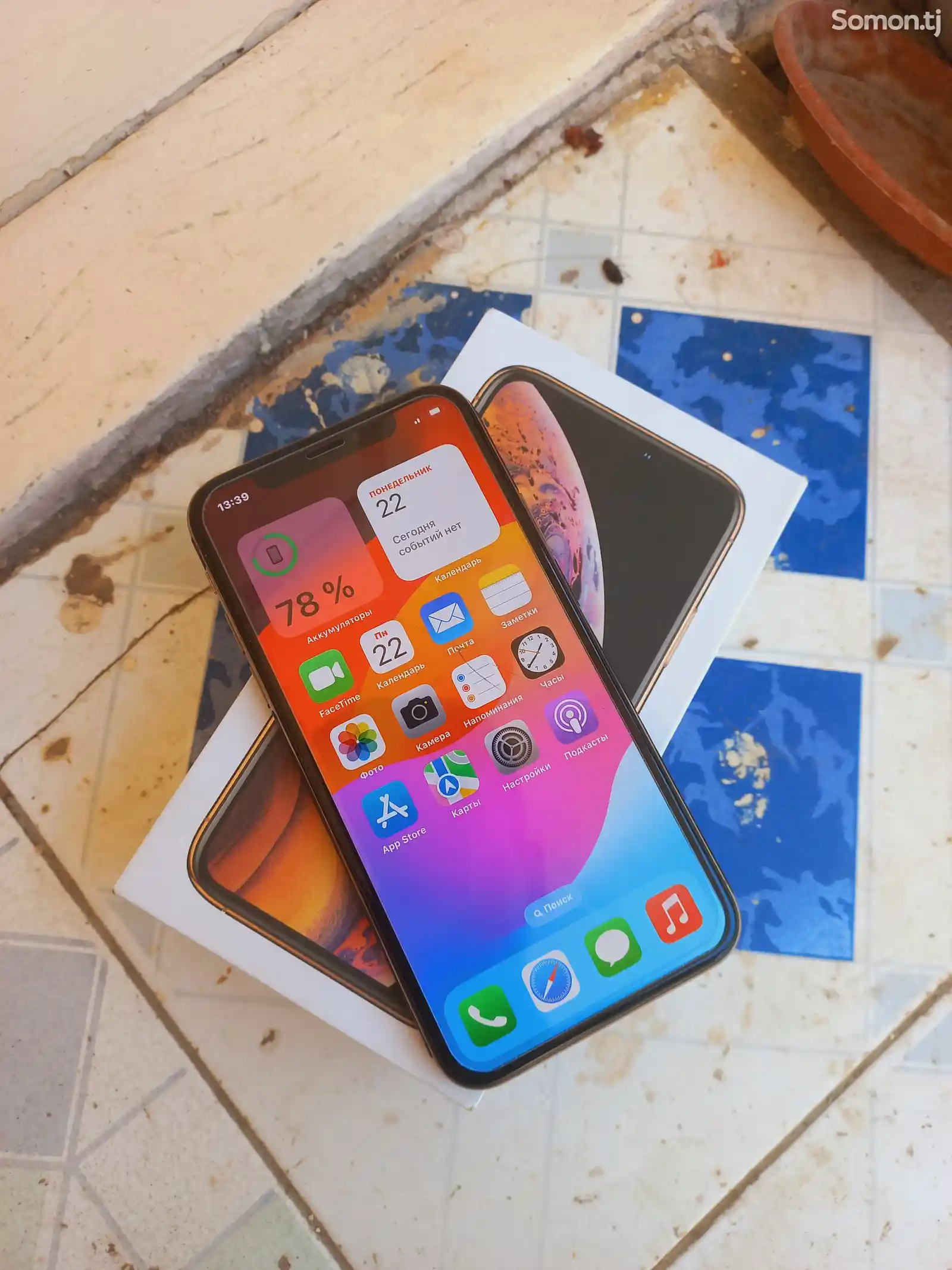 Apple iPhone Xs, 64 gb, Gold-1