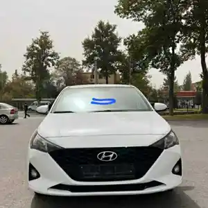 Лобовое стекло от Hyundai Solaris 2020