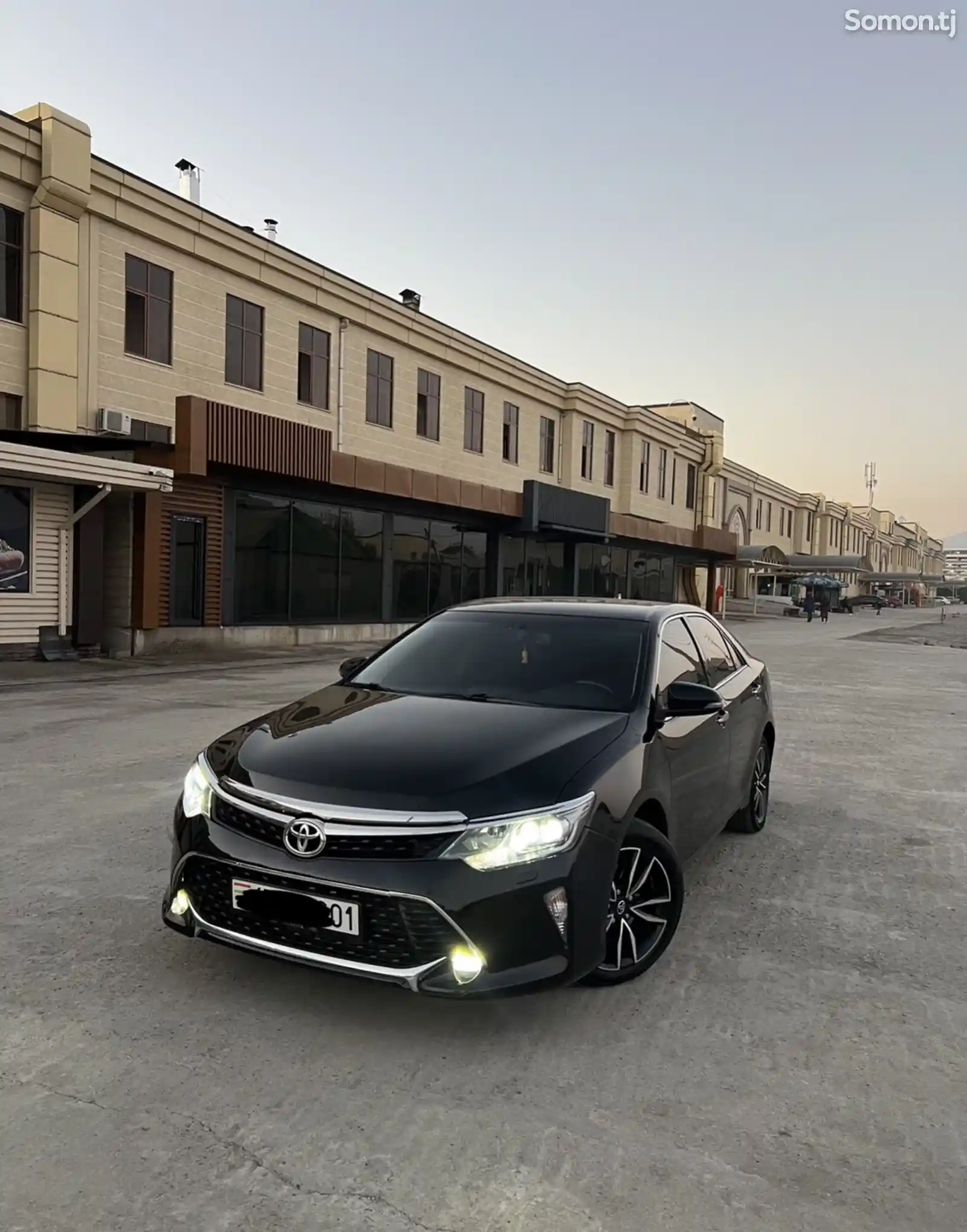 Toyota Camry, 2017-1