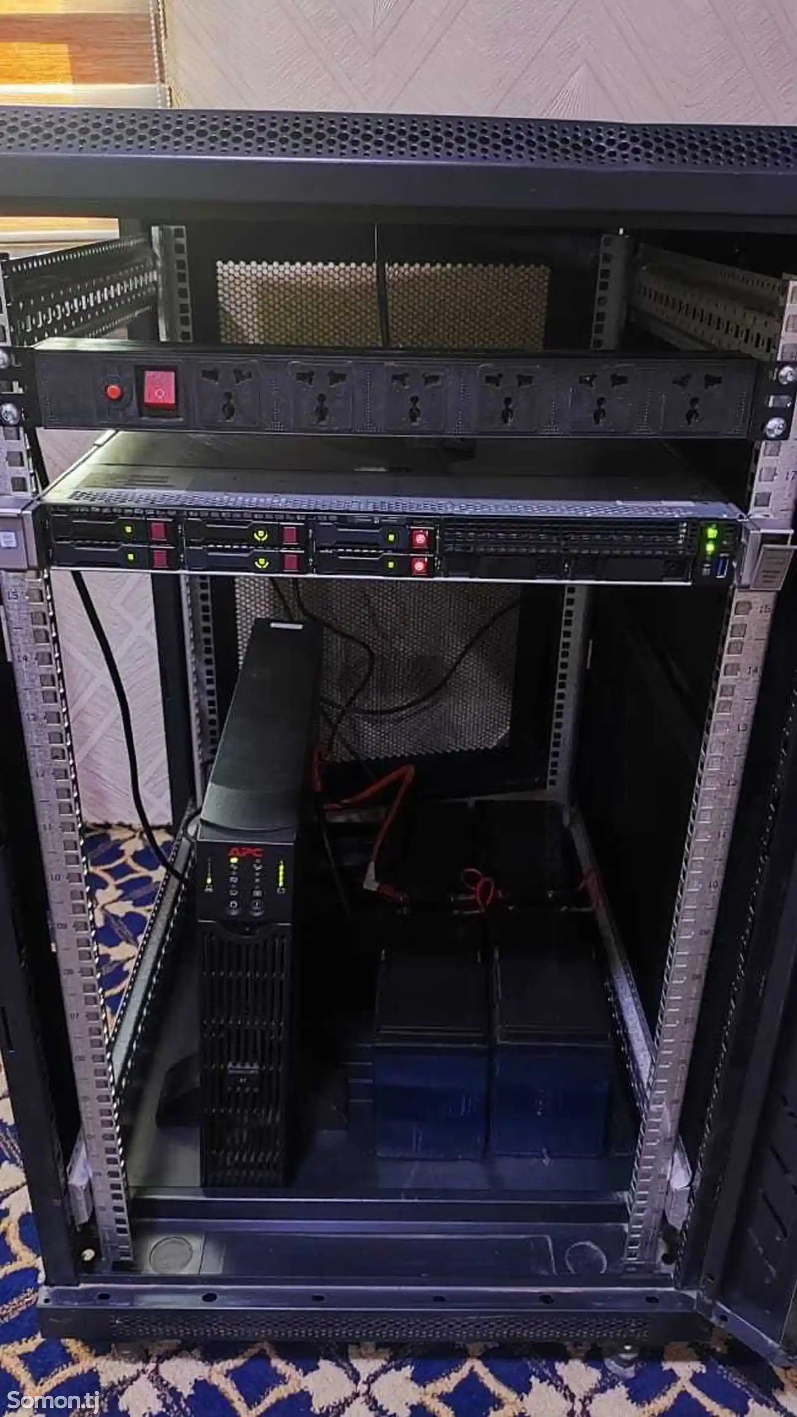 Серверная бесперебойная станция APC 1000-3