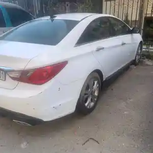 Hyundai Sonata, 2010