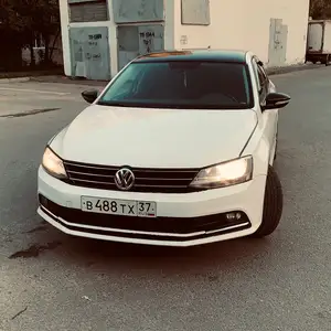 Volkswagen Jetta, 2015