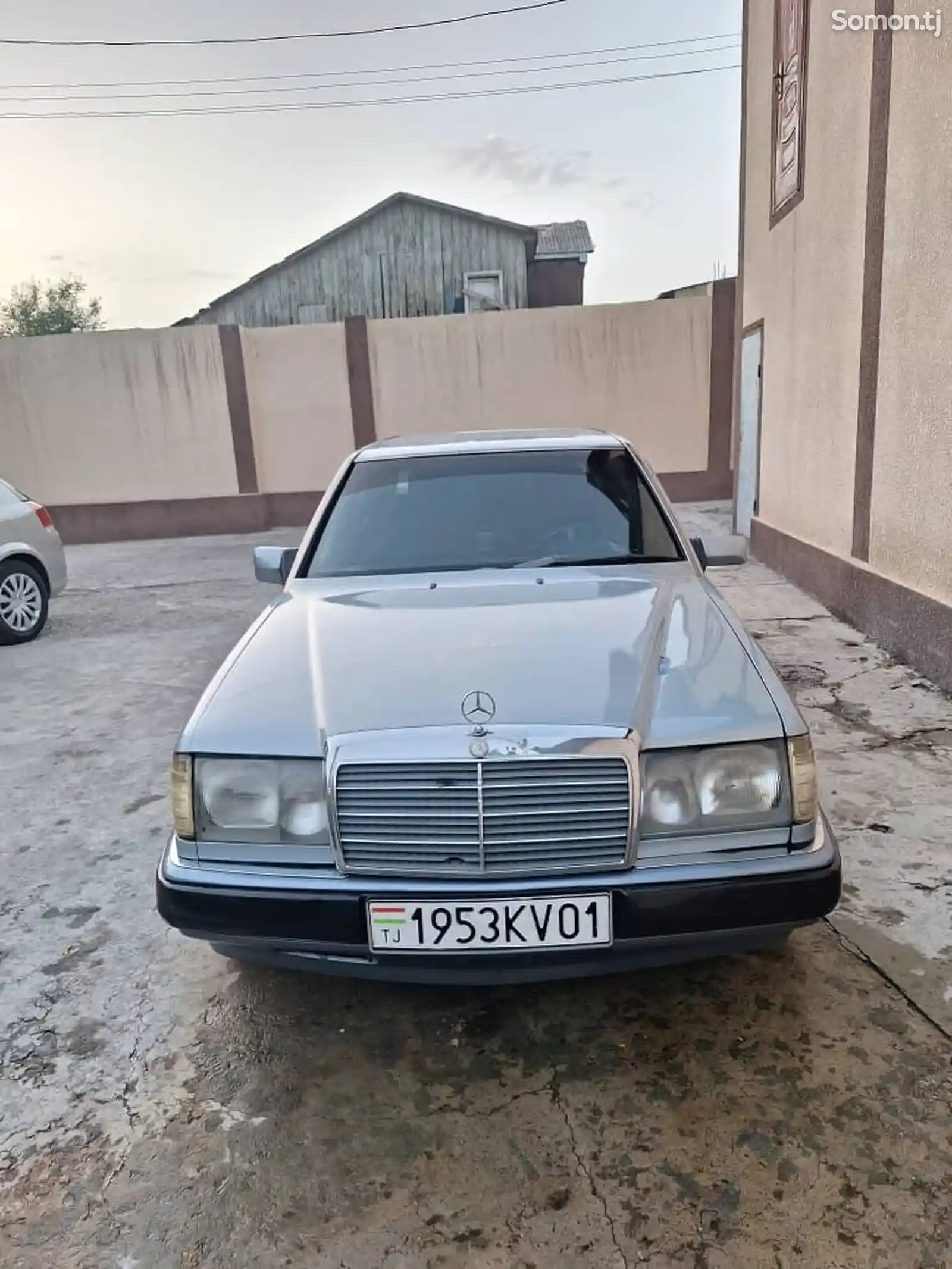 Mercedes-Benz W124, 1990-11