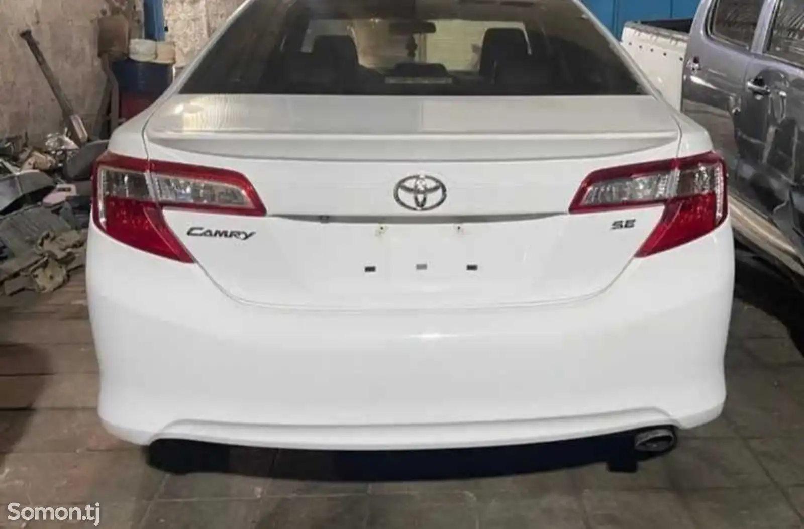 Спойлер на Toyota Camry 3