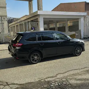 Toyota Fielder, 2015