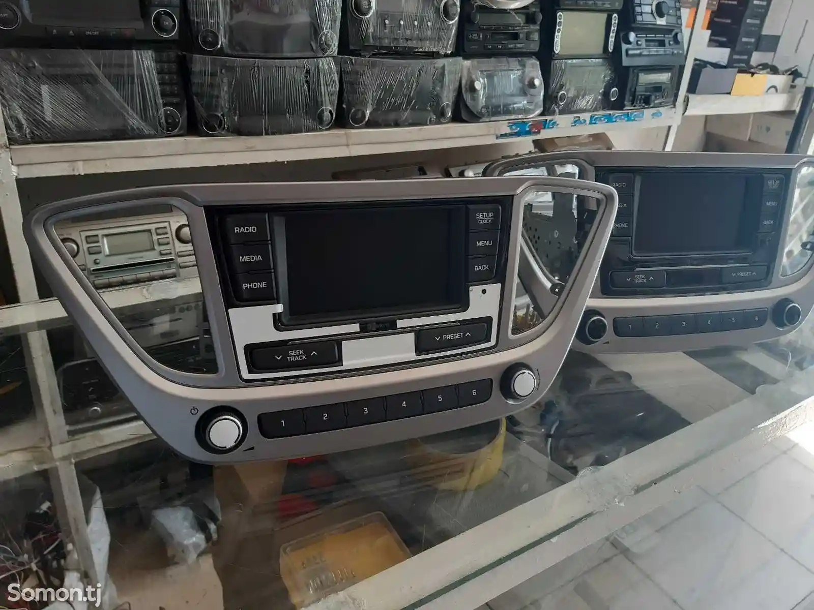 Штатный монитор от Hyundai Solaris-1