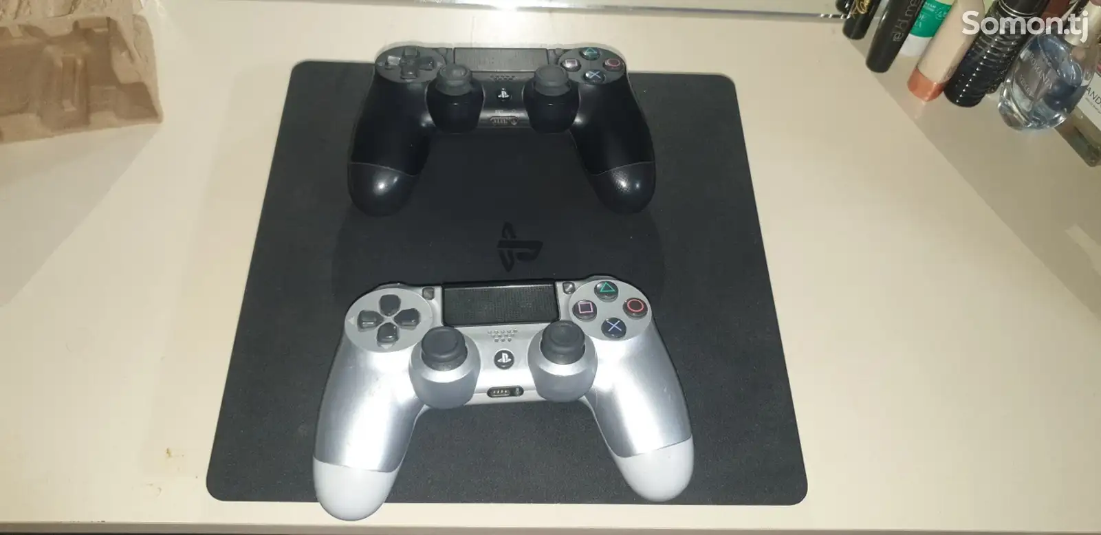 Игровая приставка Sony PlayStation 4 Slim-1