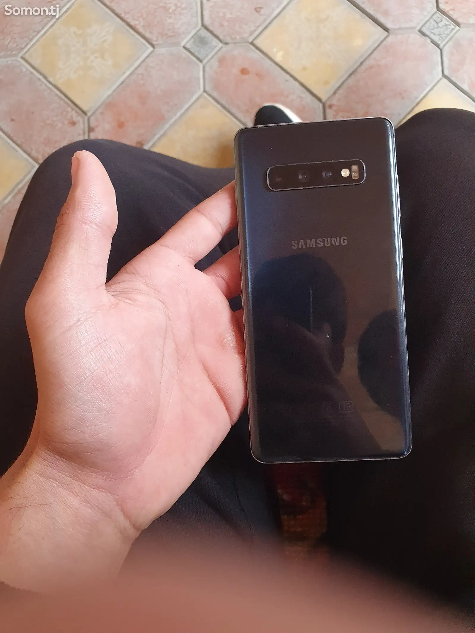 Samsung Galaxy s10+-4