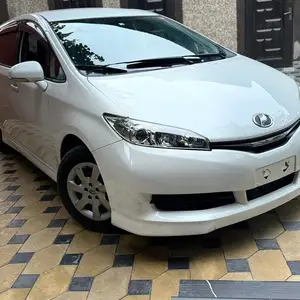 Toyota Wish, 2015