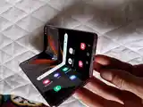 Samsung Galaxy Z Fold2-2