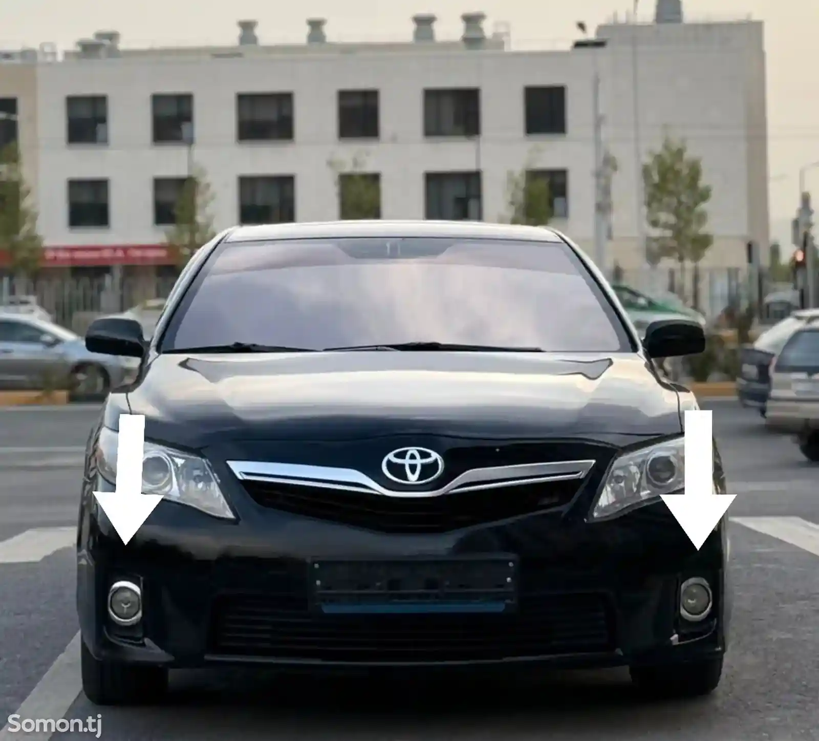 Крышка противотуманки от Toyota Сamry Hybrid-4