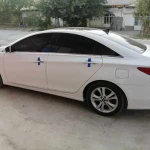 Hyundai Sonata, 2010