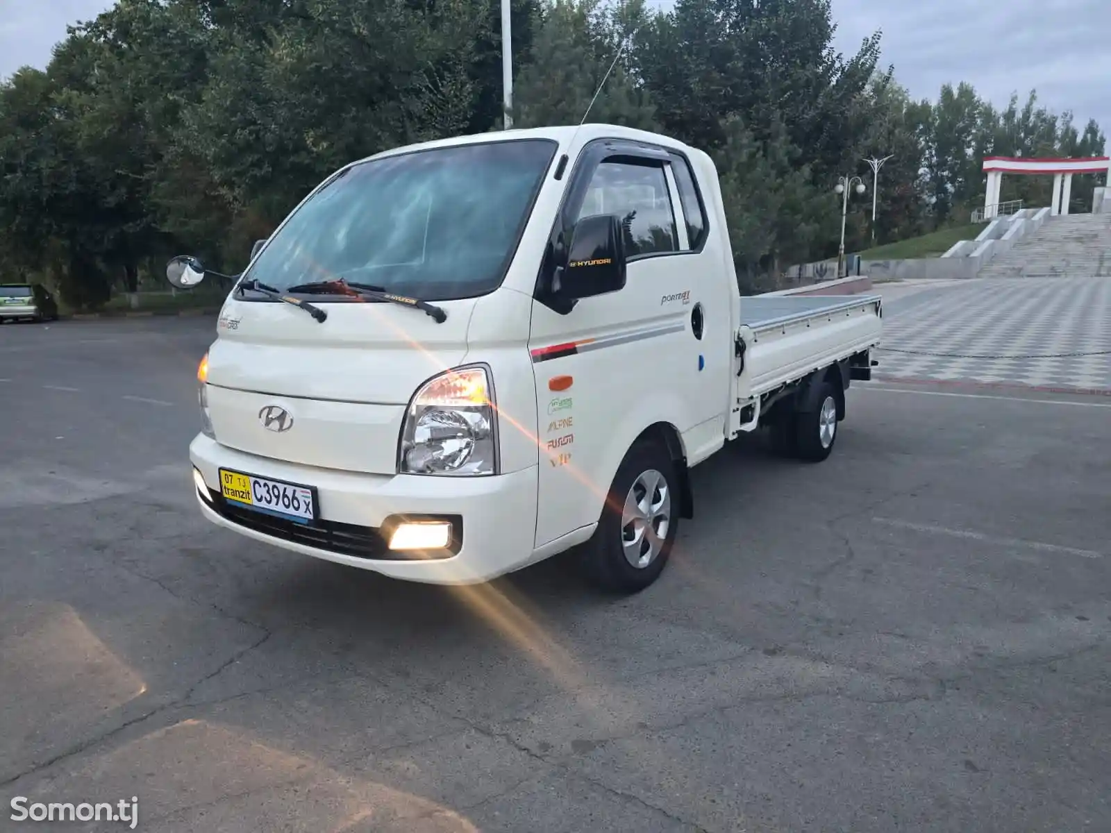 Бортовой автомобиль Hyundai Porter, 2012-1