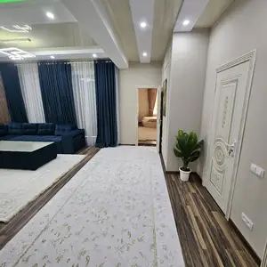 3-комн. квартира, 11 этаж, 115 м², Молодежный театр