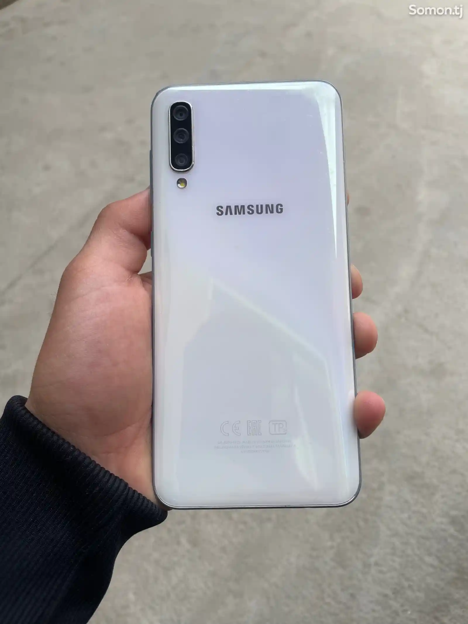 Samsung Galaxy A50-1