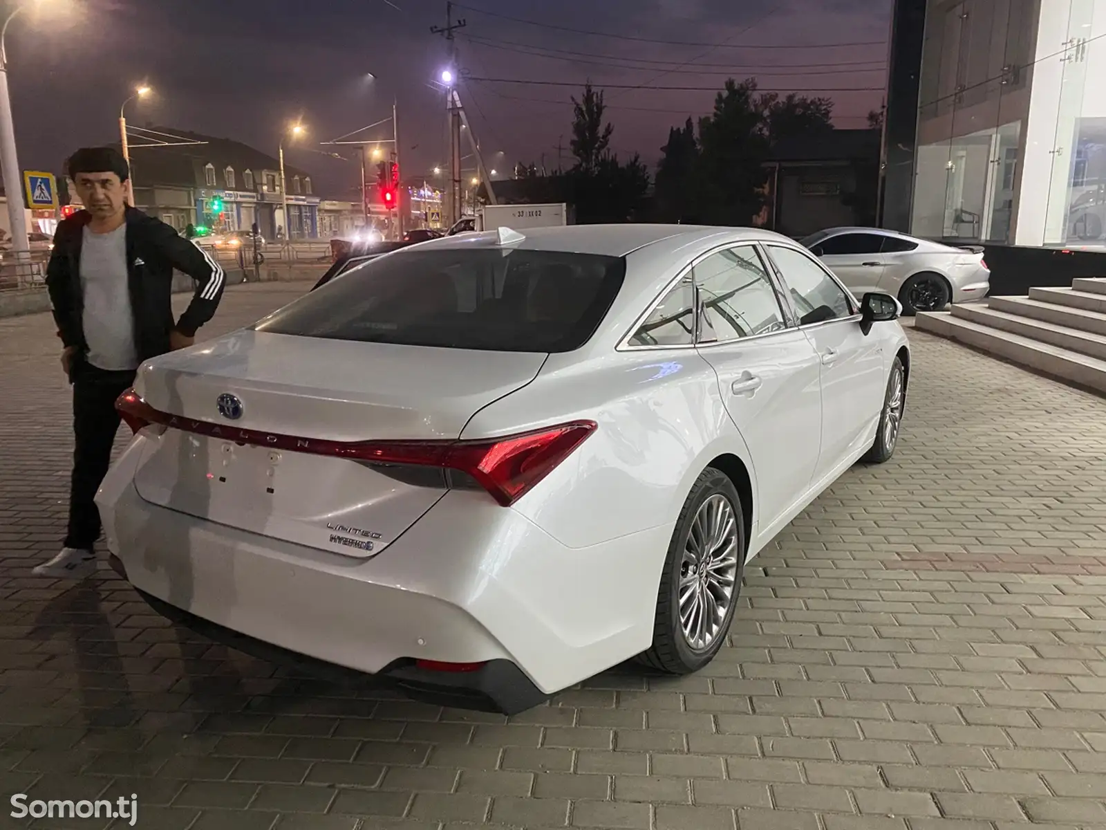 Toyota Avalon, 2019-7