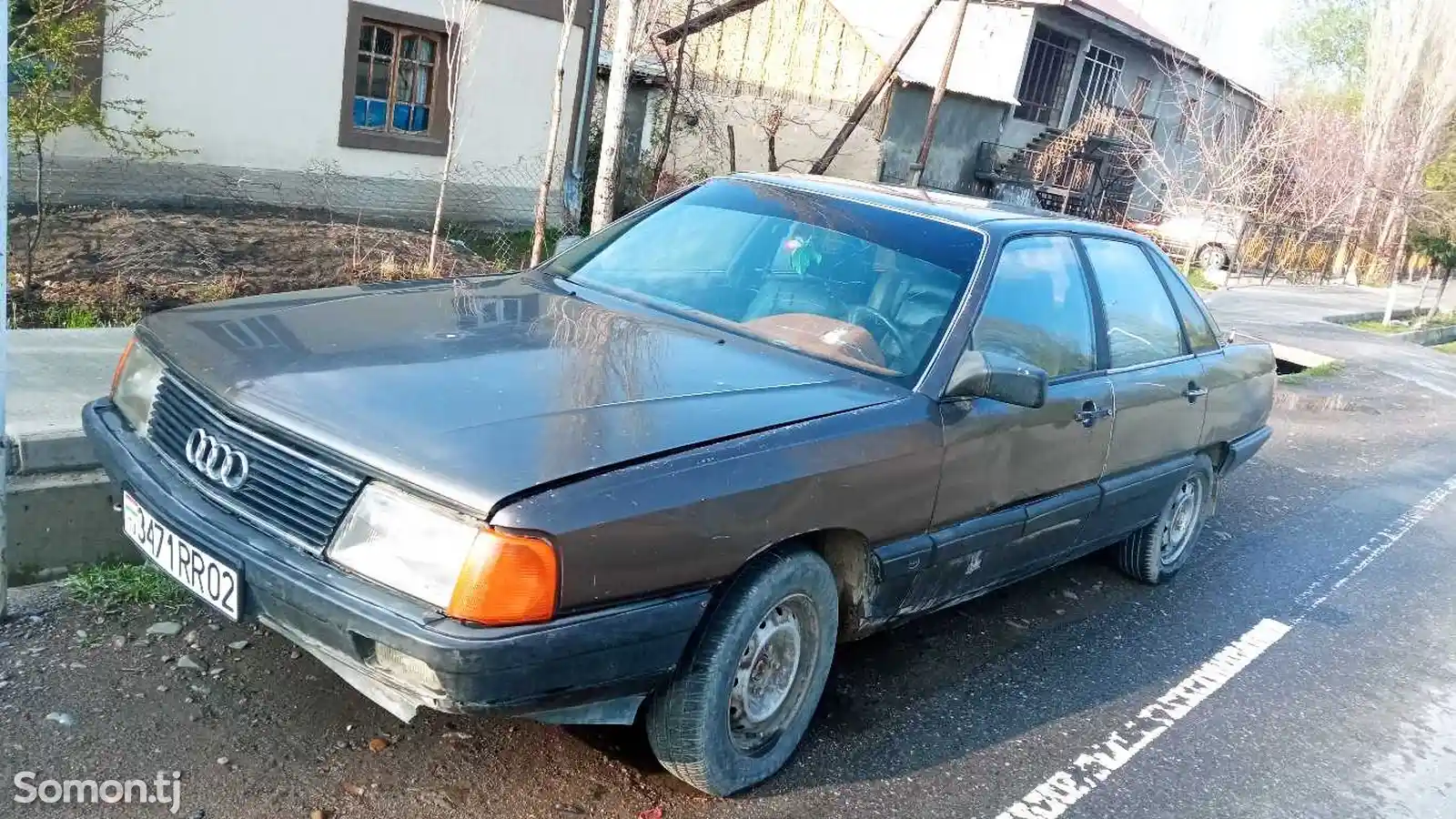 Audi 100, 1982-3