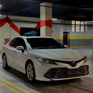 Toyota Camry, 2018