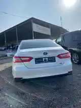 Toyota Camry, 2018-6