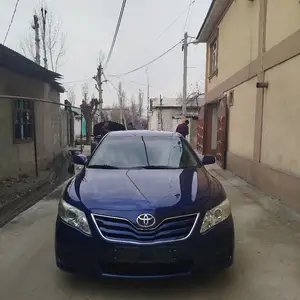 Toyota Camry, 2010