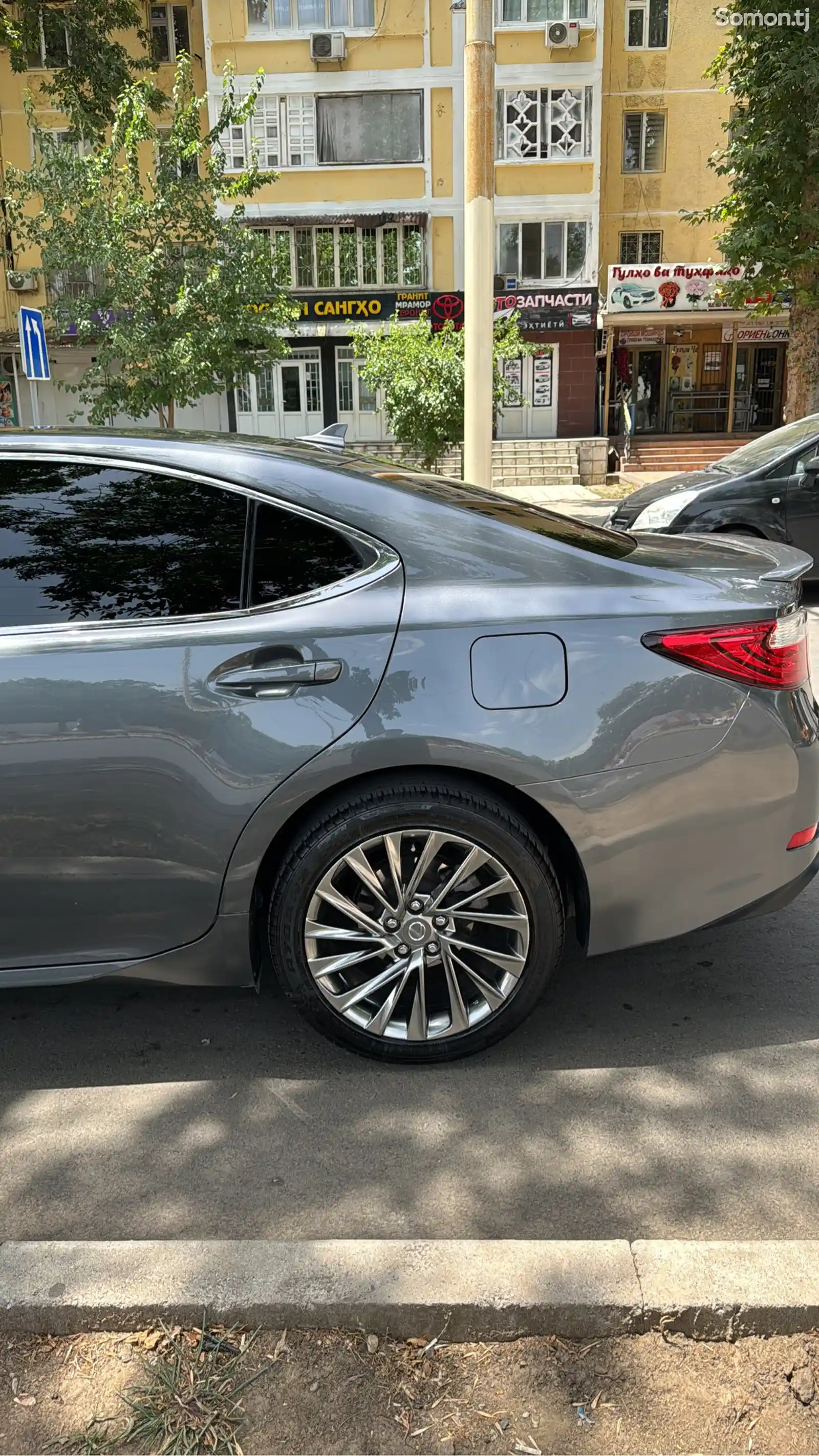 Lexus ES series, 2015-8