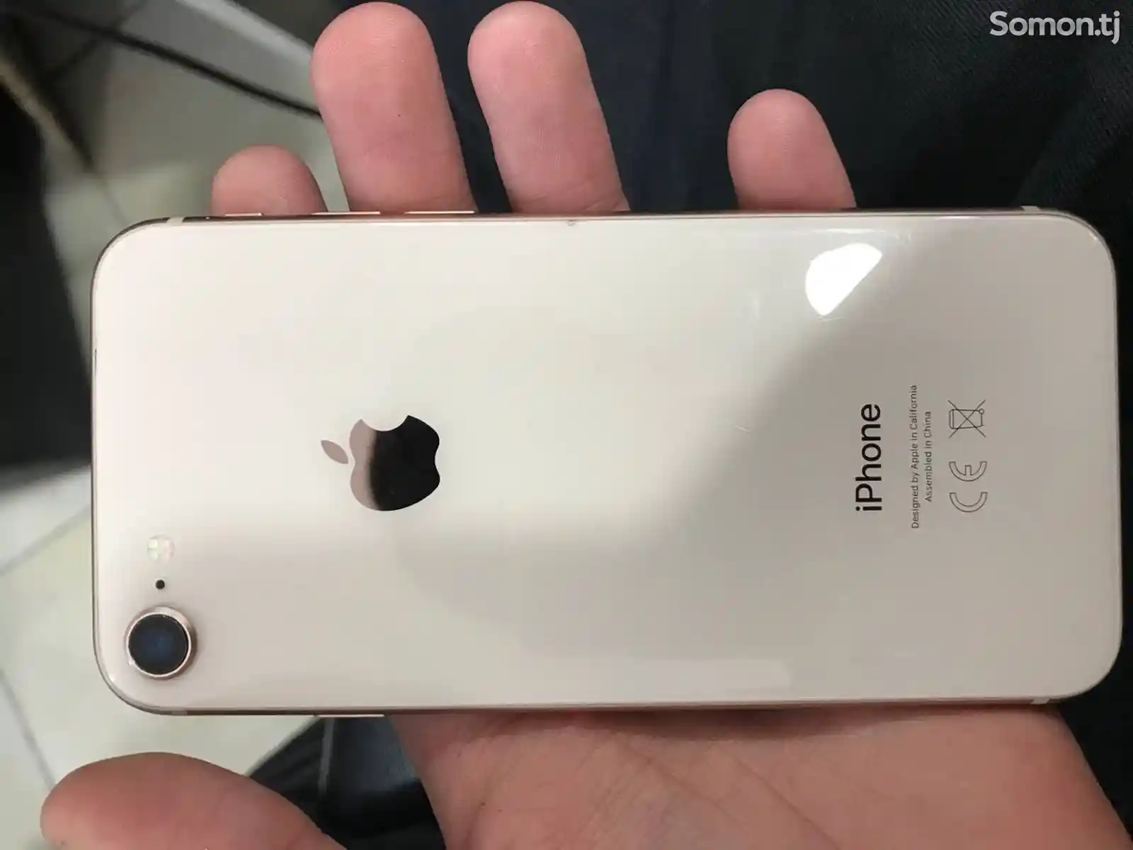 Apple iPhone 8, 64 gb, Gold-1