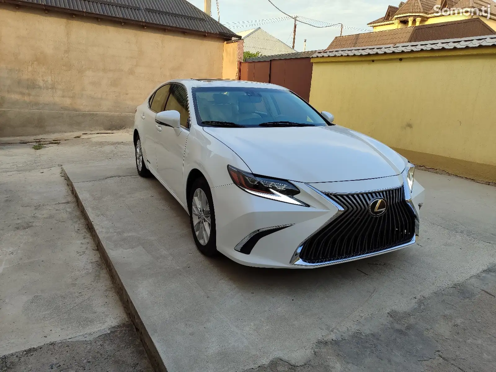 Lexus ES series, 2014-2