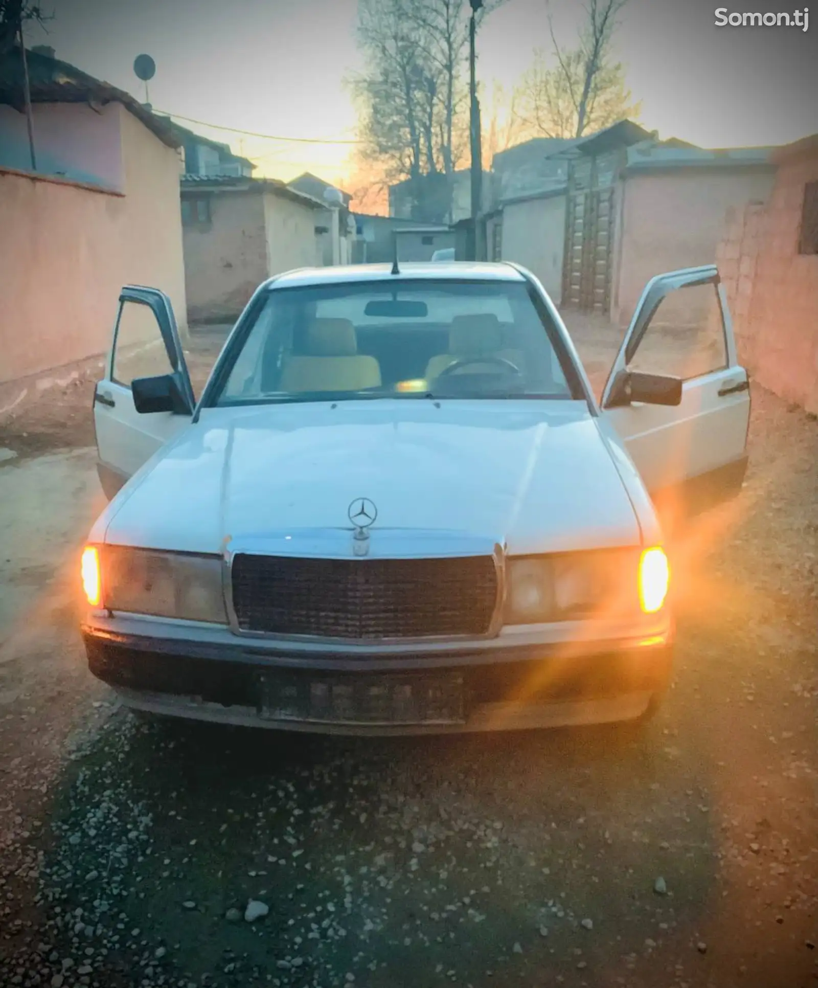 Mercedes-Benz W201, 1990-1