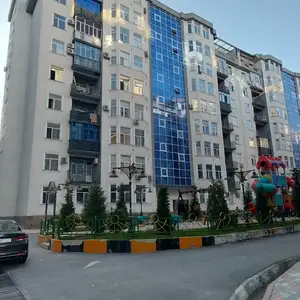 2-комн. квартира, 6 этаж, 61 м², сино