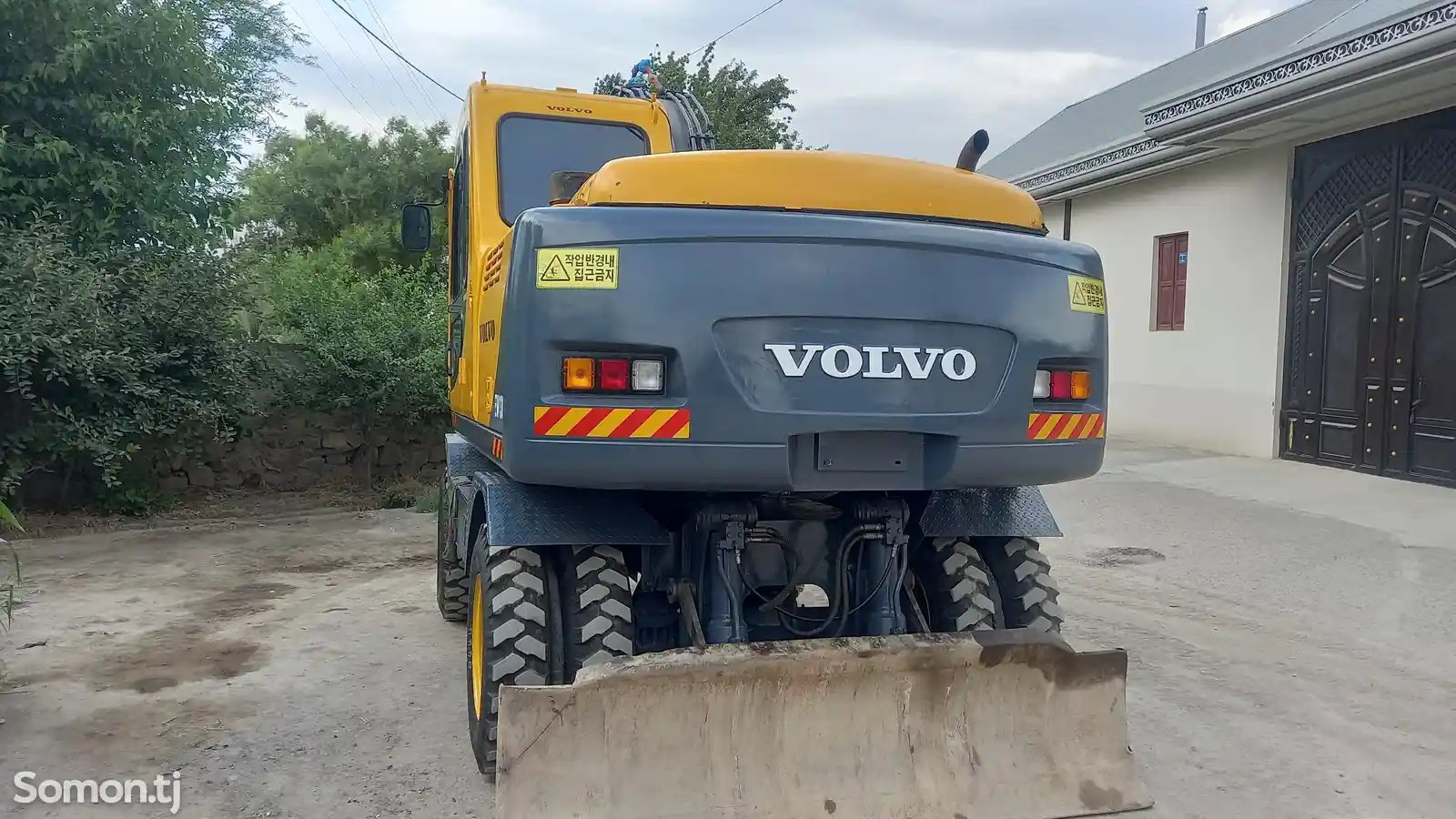 Экскаватор Volvo EW130-2