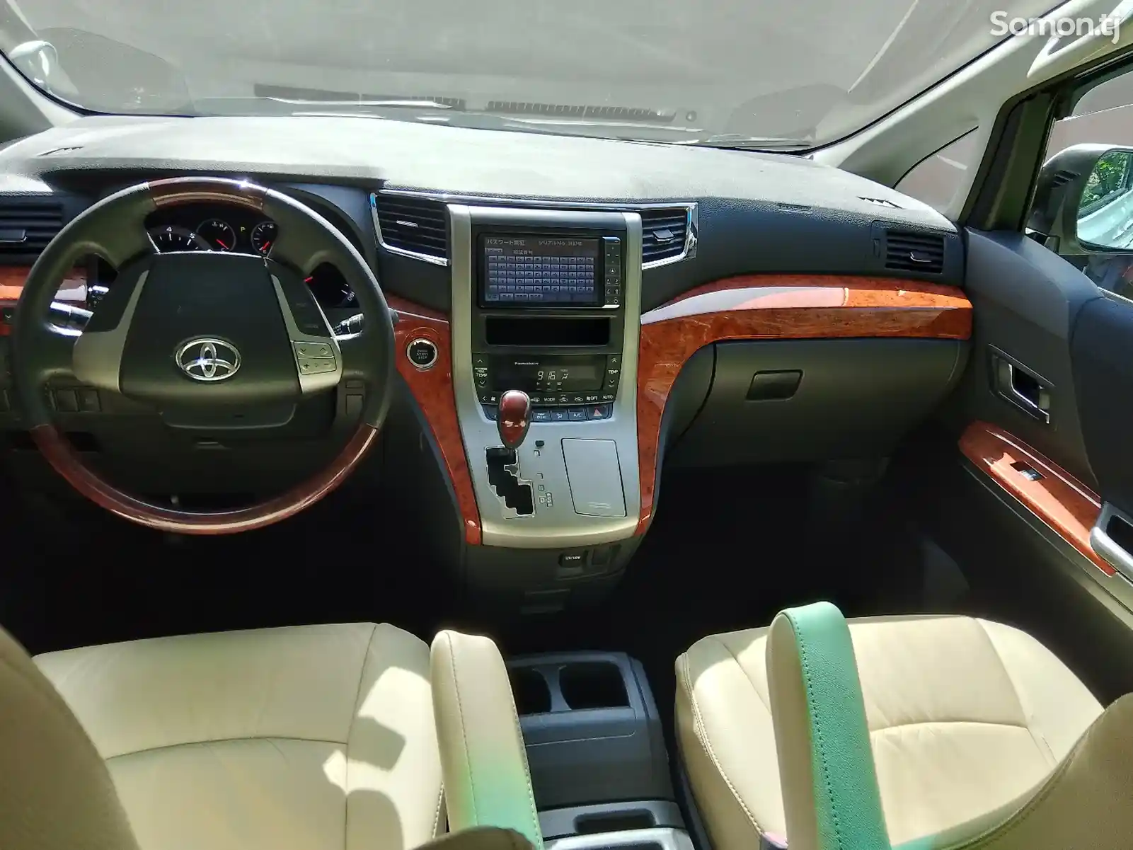 Toyota Vellfire, 2014-12