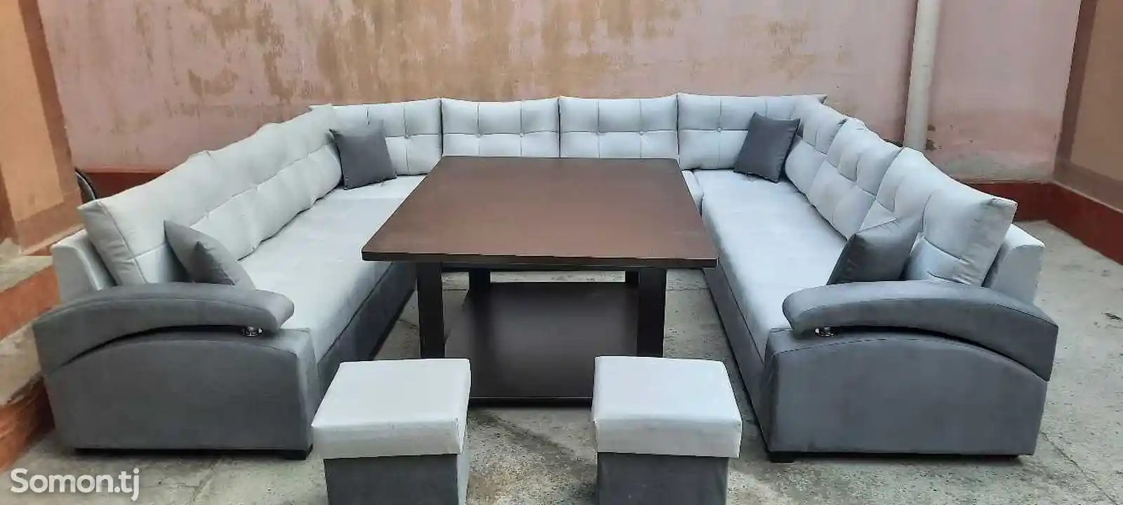Комплект диван со столом и пуфиком-1