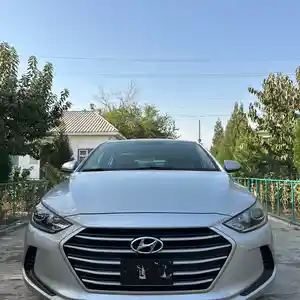 Hyundai Elantra, 2017