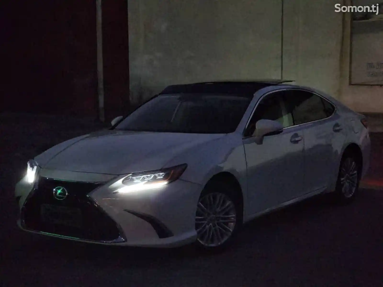 Lexus ES series, 2013-1