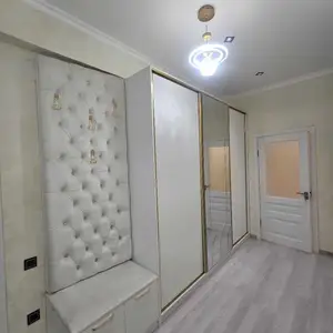 2-комн. квартира, 2 этаж, 75м², Голубой экран