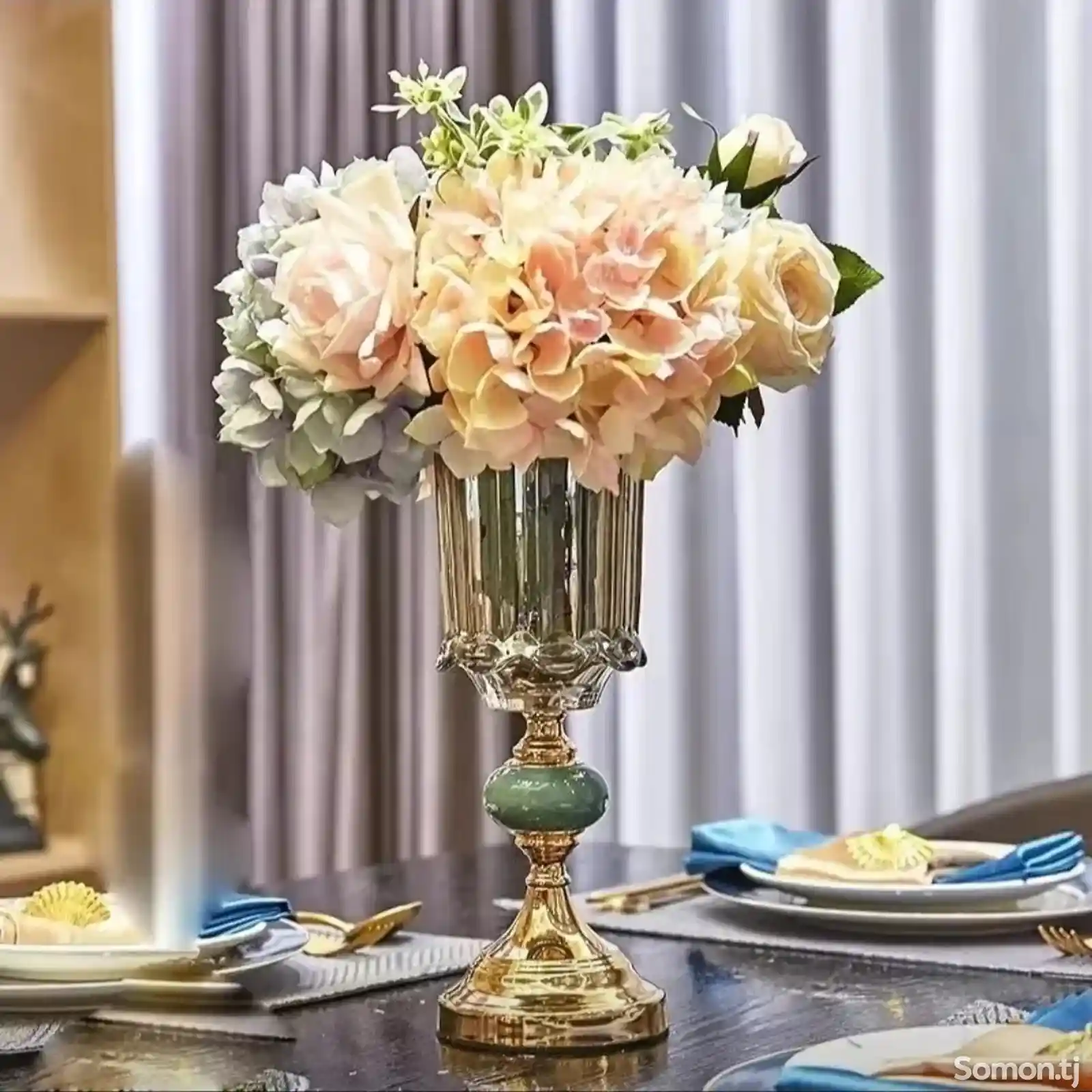 Комплект ваза и подсвечники с цветами и свечами-2