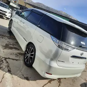 Toyota Estima, 2014