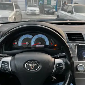 Toyota Camry, 2010