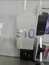 Samsung Galaxy S10 Plus-2