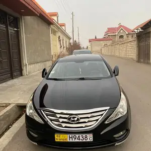 Hyundai Sonata, 2011