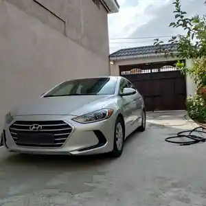 Hyundai Elantra, 2017