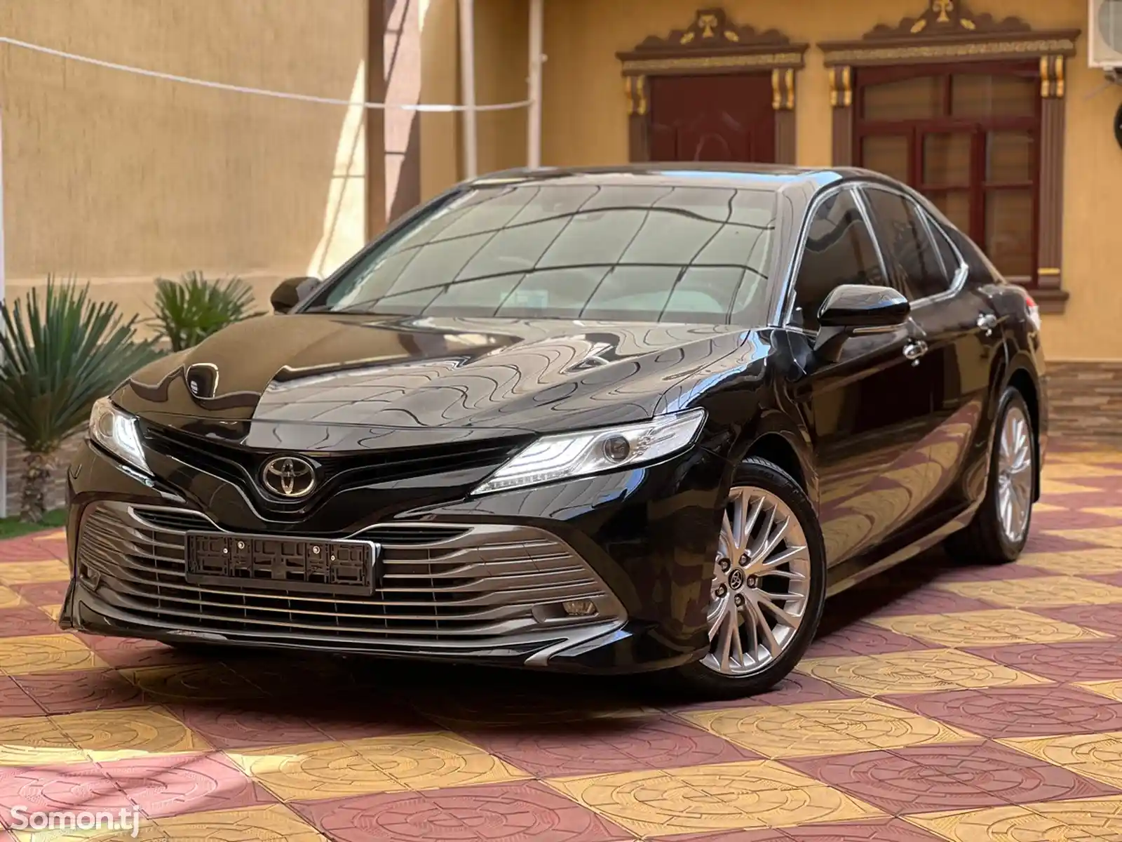 Toyota Camry, 2018-1