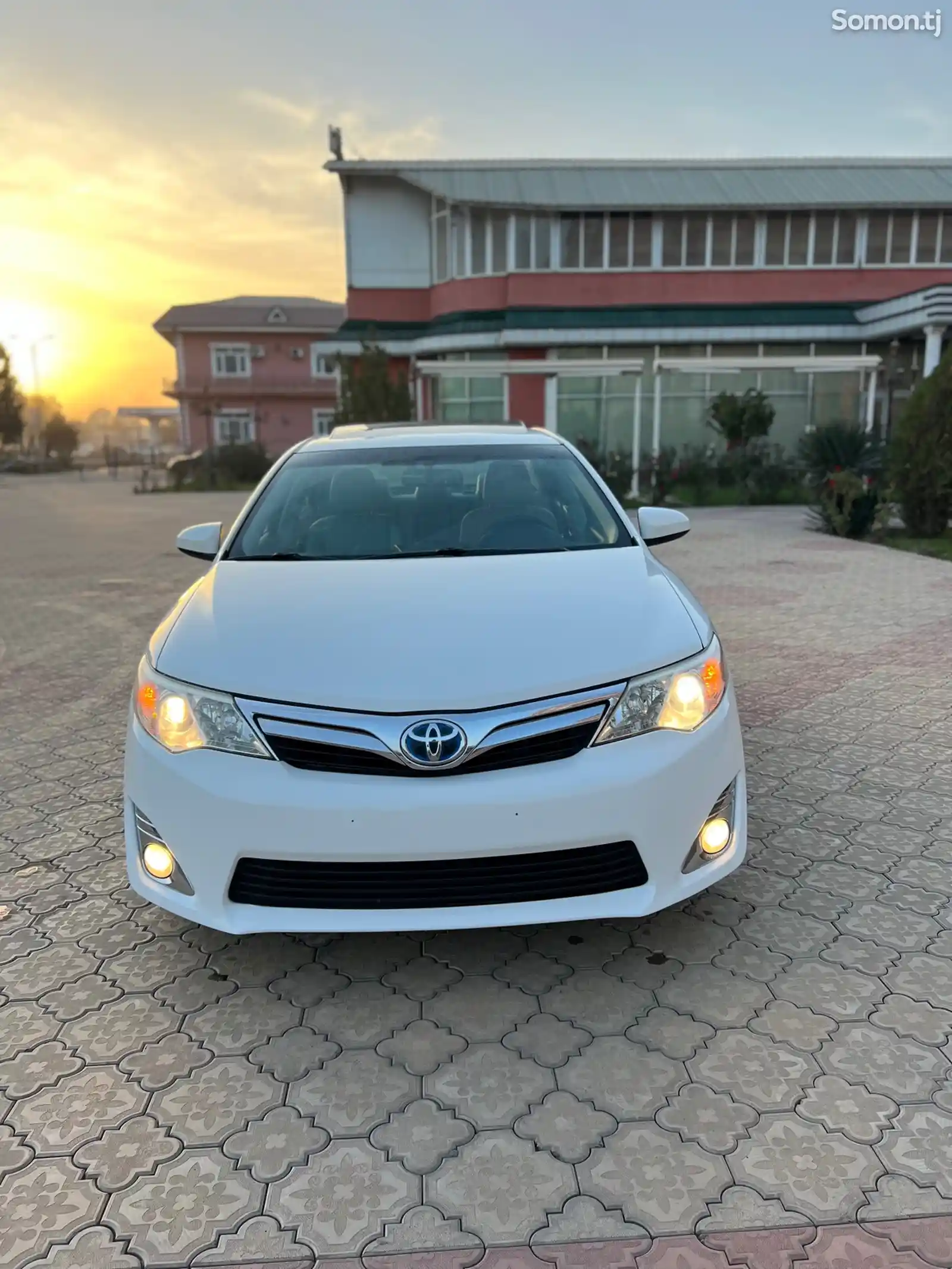 Toyota Camry, 2013-10