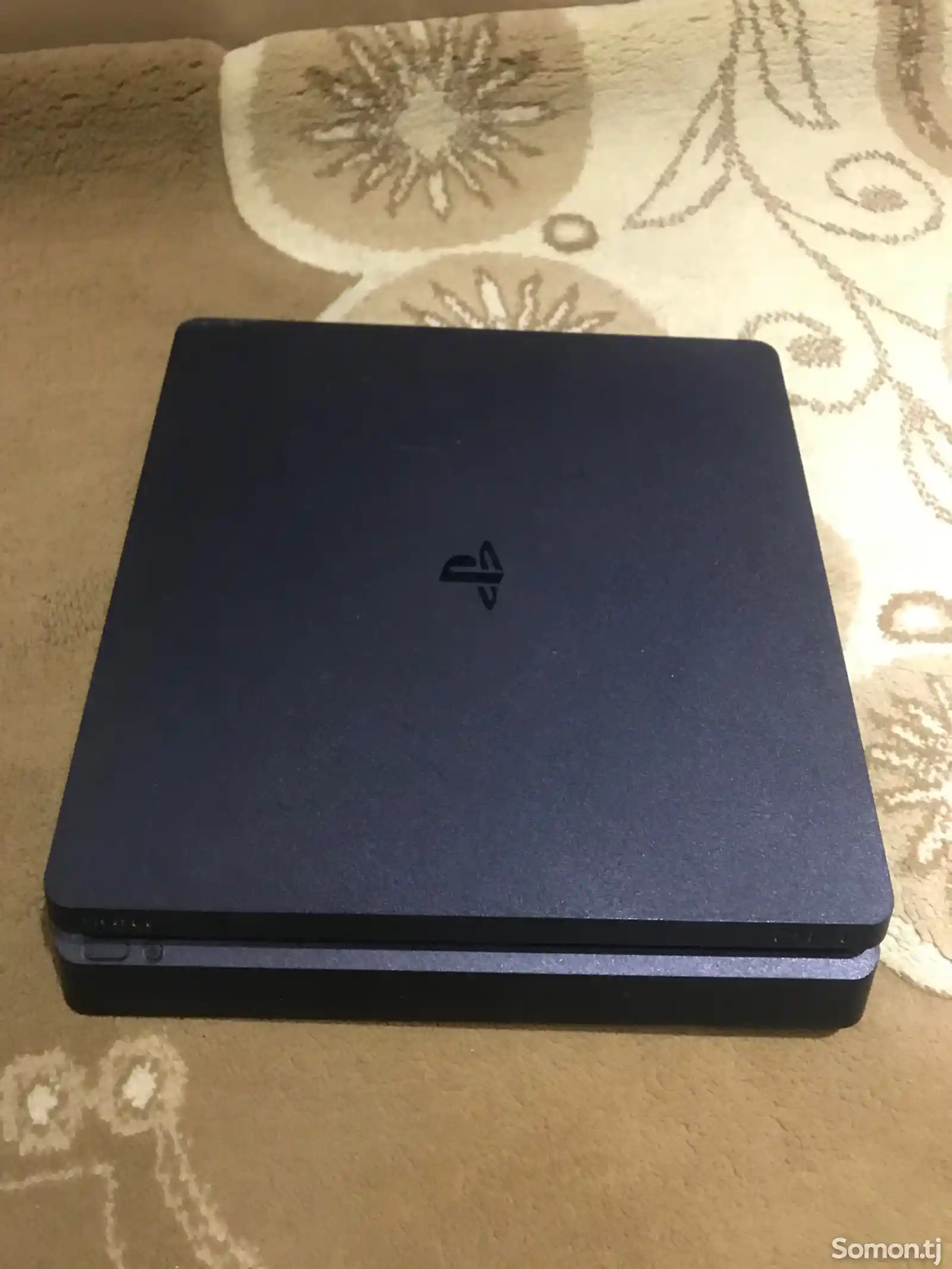 Игровая приставка Sony PlayStation 4 Slim-1