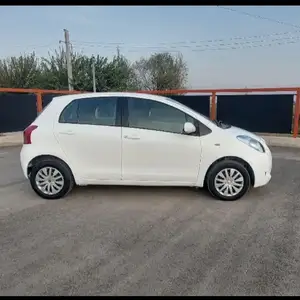 Toyota Vitz, 2010