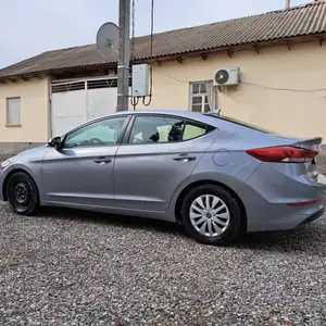 Hyundai Elantra, 2017