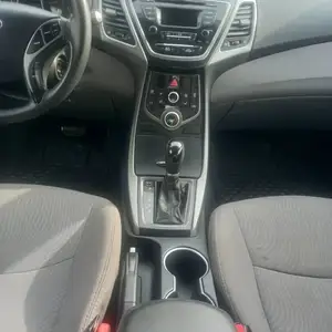 Hyundai Elantra, 2016